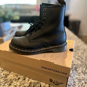 Dr. Martens Black Leather Boots Classic Design